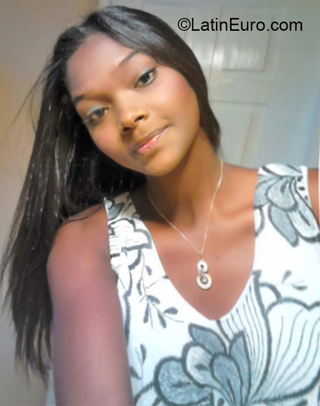 Date this passionate Dominican Republic girl Jennifer from Santo Domingo DO24153