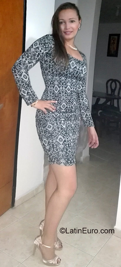 Date this hot Colombia girl Yuliana from Manizales CO18371