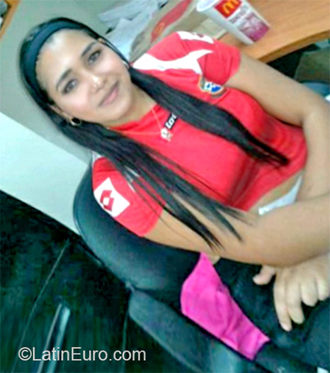 Date this tall Panama girl Minelia from Panama City PA788