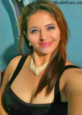 Date this hard body Honduras girl Yessy from Santa Barbara HN1868