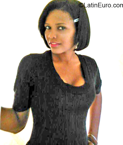 Date this fun Dominican Republic girl Rebeca from Santo Domingo DO24268