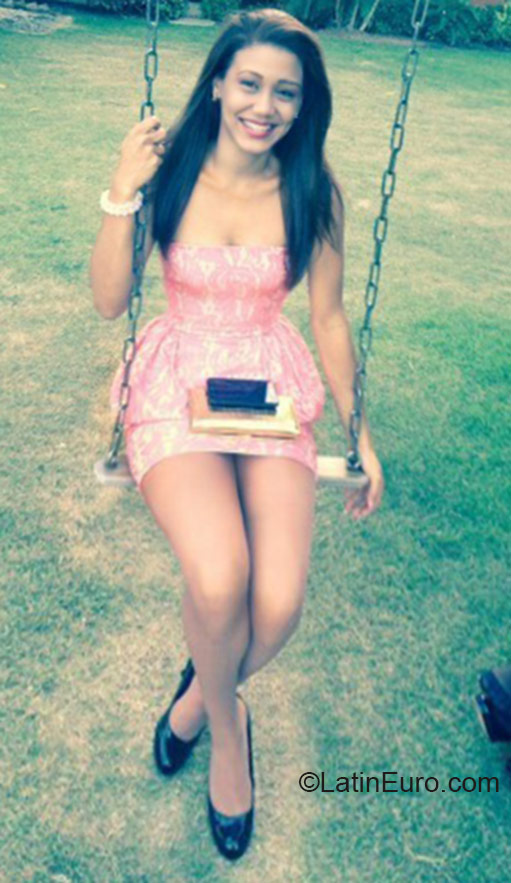Date this good-looking Dominican Republic girl Elesmar from Salcedo DO24271