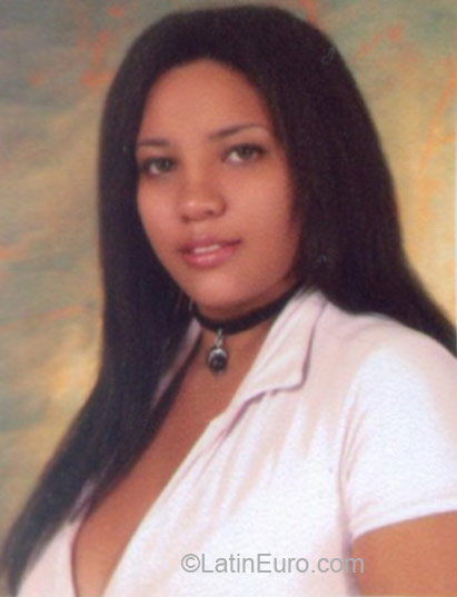 Date this delightful Colombia girl Maryam from Cali CO18404