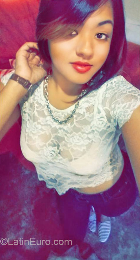 Date this hard body Dominican Republic girl Marbelis from La Vega DO24329