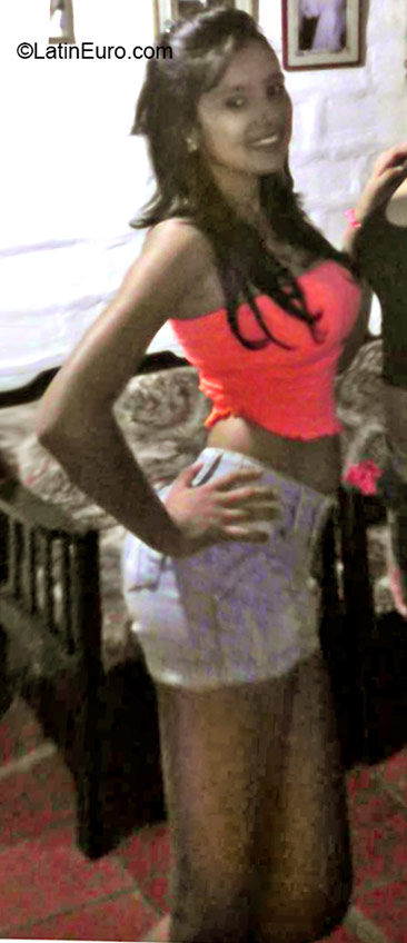 Date this sensual Colombia girl Esmeralda from Zapatoca CO18424