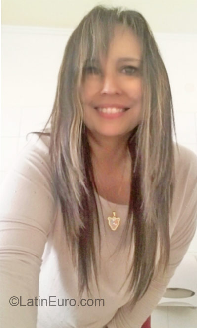 Date this charming Colombia girl Maria-eme from Bogota CO18491