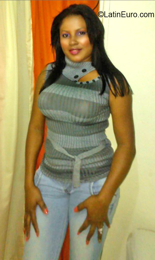 Date this tall Dominican Republic girl Paula from Santiago DO24471