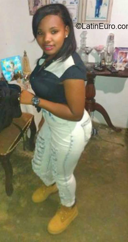 Date this passionate Dominican Republic girl Katherine from Santo Domingo DO24513