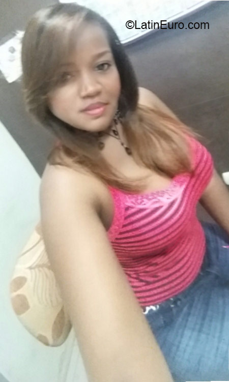 Date this nice looking Dominican Republic girl Liz from Santiago DO24526