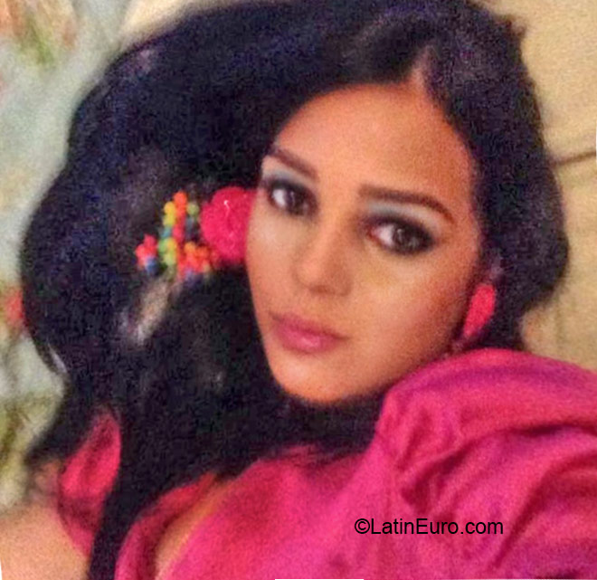 Date this athletic Dominican Republic girl Carolina from Santo Domingo DO24571