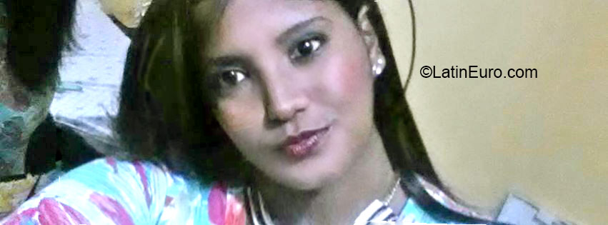 Date this happy Dominican Republic girl Yafreisy from Santo Domingo DO24578