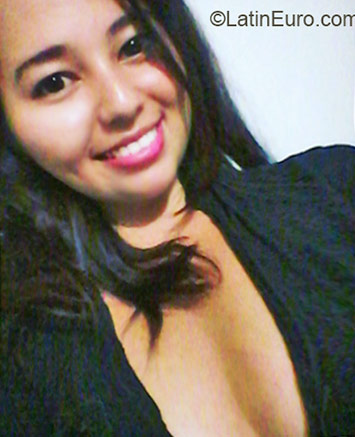 Date this cute Colombia girl Karen from Bogota CO18534