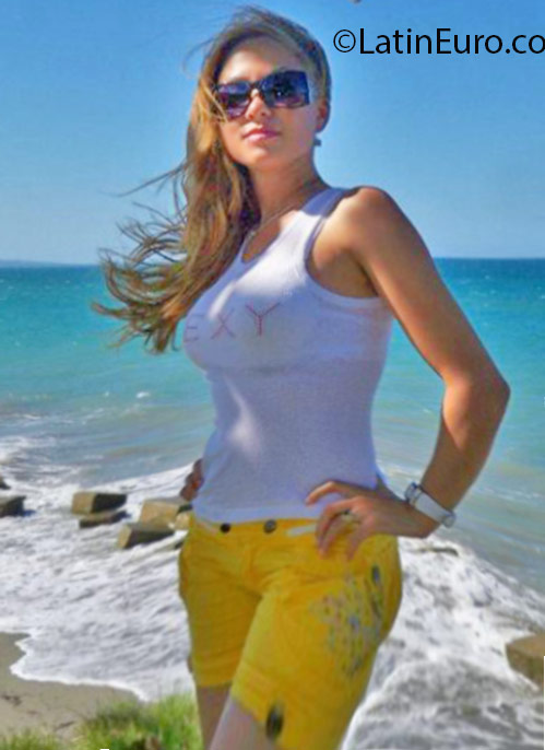 Date this hot Dominican Republic girl Dinely from Santiago DO24581