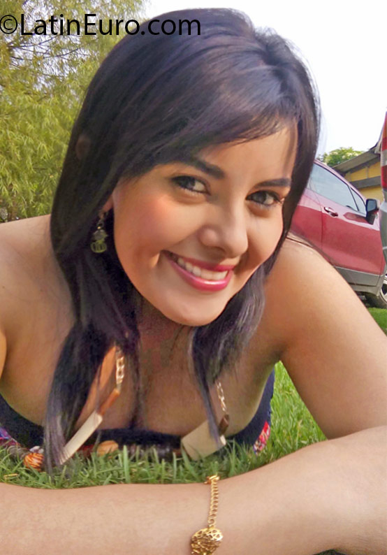 Date this hard body Colombia girl Sandra from Bogota CO18541