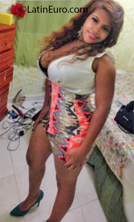 Date this georgeous Dominican Republic girl Doris from Santo Domingo DO24675