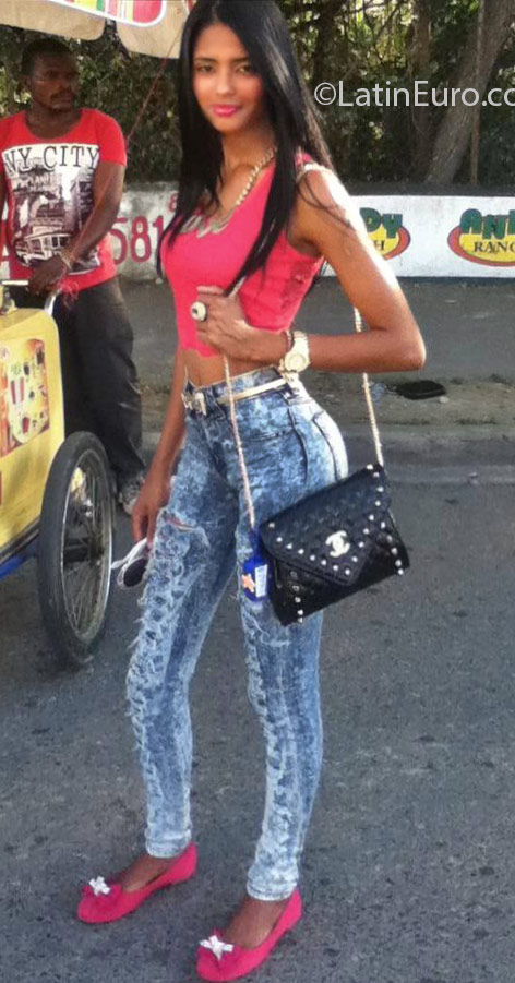 Date this sensual Dominican Republic girl  from Santiago DO24726