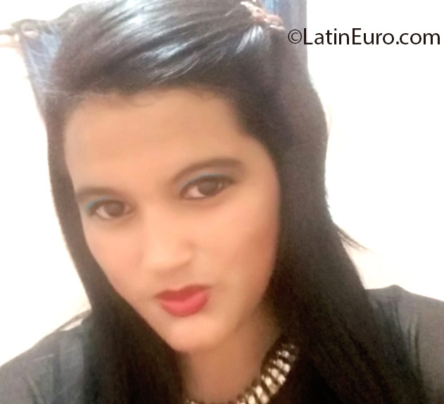 Date this delightful Honduras girl Evelyn from Tegucigalpa HN2009