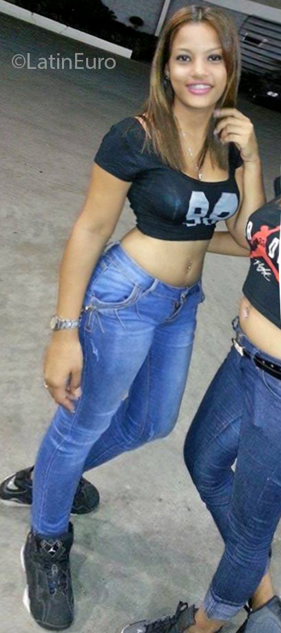 Date this funny Dominican Republic girl Pamela from Santiago DO24846