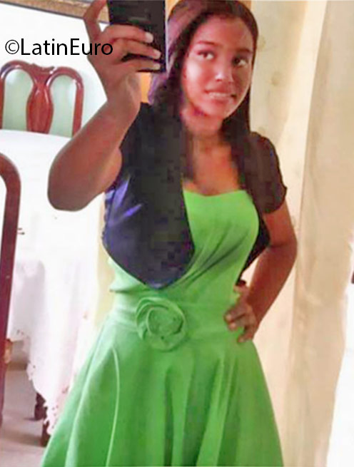 Date this hard body Dominican Republic girl Maria Teresa from Santo Domingo DO24848
