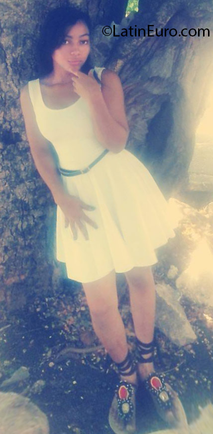 Date this delightful Dominican Republic girl Yireisy from Santo Domingo DO24897