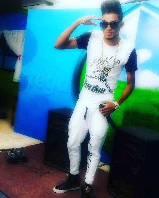 Date this fun Dominican Republic man Edwin from Santo Domingo DO24899