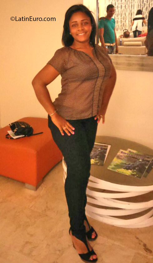 Date this good-looking Dominican Republic girl Margarita from Santo Domingo DO24901