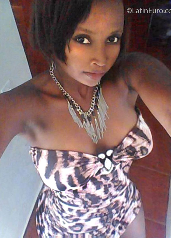 Date this delightful Dominican Republic girl Isabel from Santo Domingo DO33226