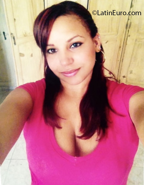 Date this funny Dominican Republic girl Caro from Santiago DO24977