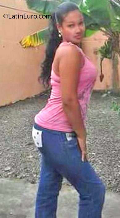 Date this good-looking Dominican Republic girl Camen from Bonao DO24978
