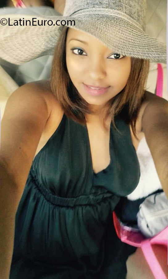 Date this charming Dominican Republic girl Luz from Santiago DO25014