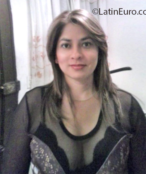 Date this attractive Colombia girl Marta from Medellin CO18691