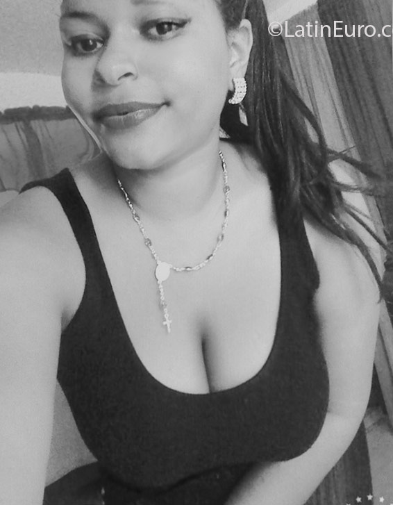 Date this sensual Dominican Republic girl Mariel perez from Santiago Rd DO25025