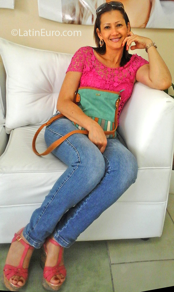 Date this stunning Colombia girl Gloria from Tulua CO18715