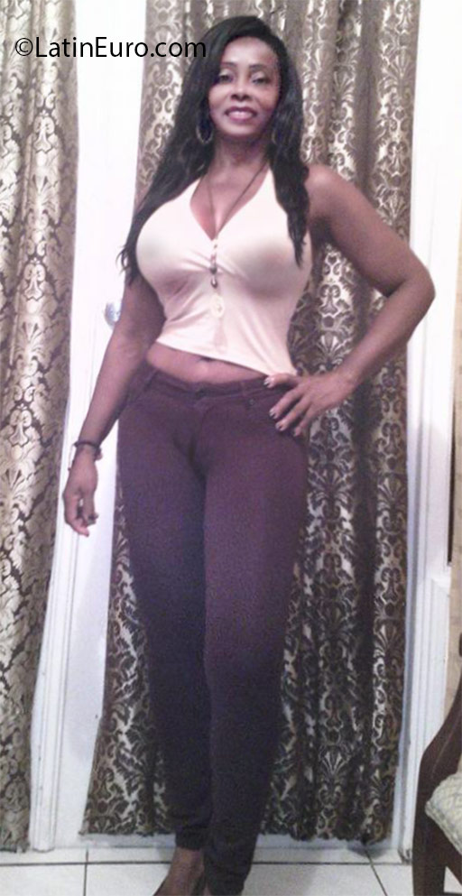 Date this passionate Colombia girl Durling from Cali CO18723