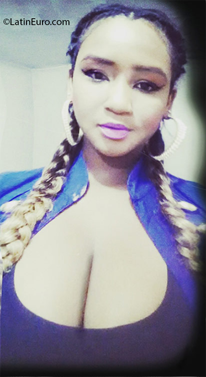 Date this funny Dominican Republic girl Chantal from Santo Domingo DO25097