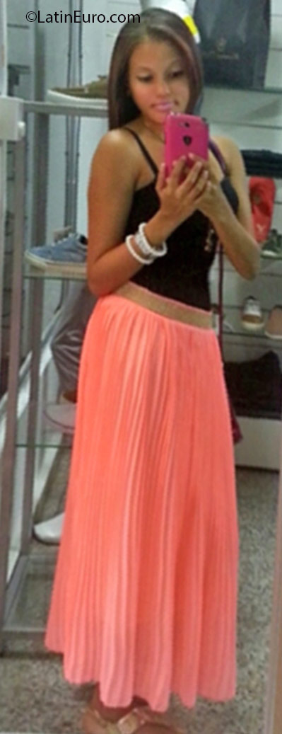 Date this young Dominican Republic girl Ruby from Santo Domingo DO25112