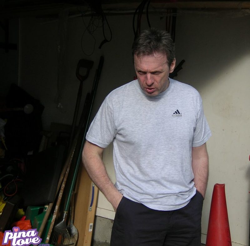 Date this funny United Kingdom man Paulwkr1 from Surry GB863