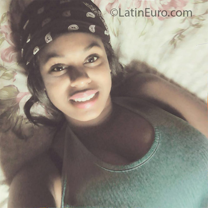 Date this athletic Jamaica girl Shamoy from St. Catherine JM2279