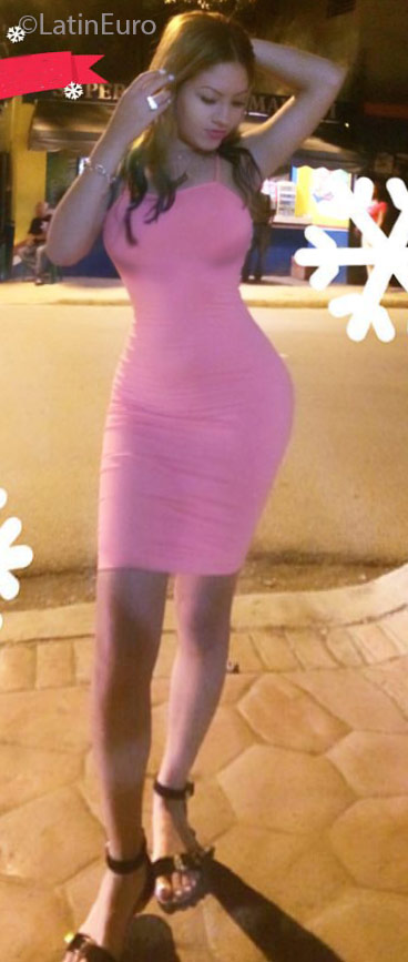 Date this passionate Dominican Republic girl Jatna from Santo Domingo DO25129