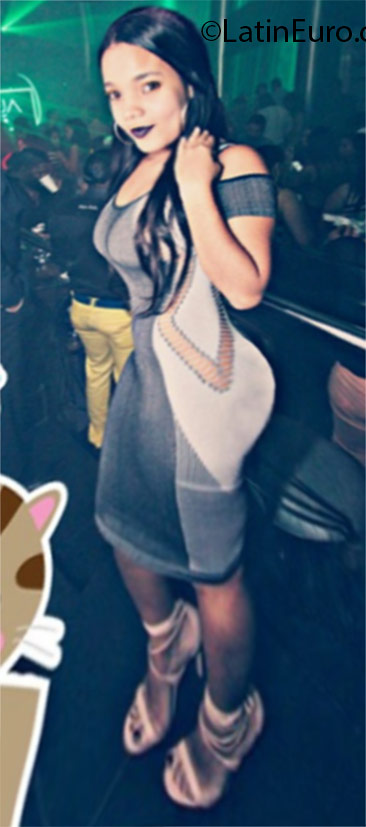 Date this sultry Dominican Republic girl Stacy from Santo Domingo DO25158