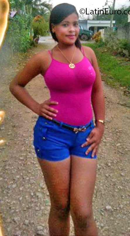 Date this sensual Dominican Republic girl Heidy from Santiago DO25157
