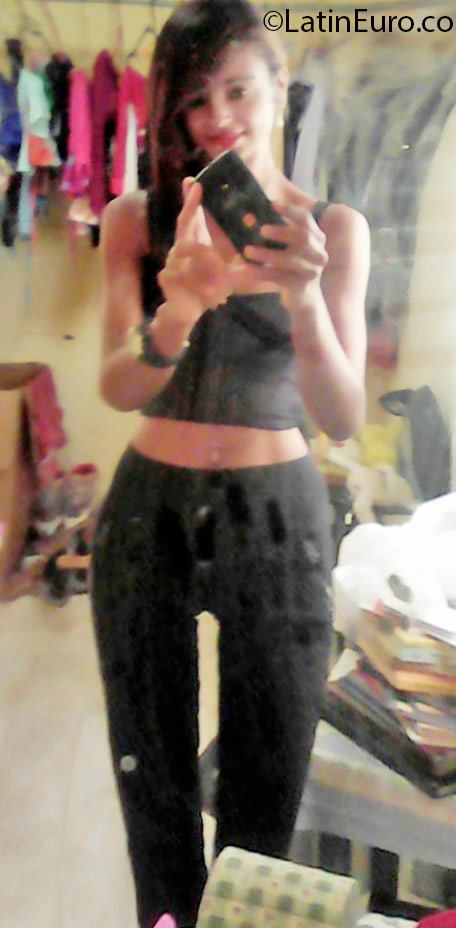 Date this happy Dominican Republic girl Yeimy from Santo Domingo DO25163
