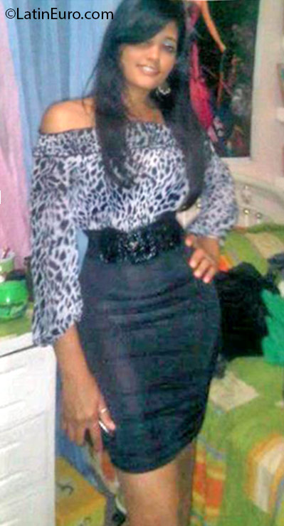 Date this happy Dominican Republic girl Arias from Samana DO25181