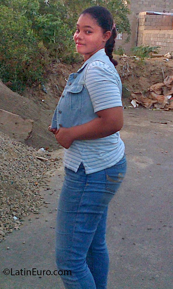 Date this fun Dominican Republic girl Esther from Santiago De Los Caballero DO25199