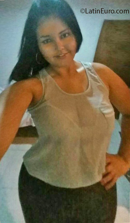 Date this hard body Colombia girl Alea from Cali CO18771