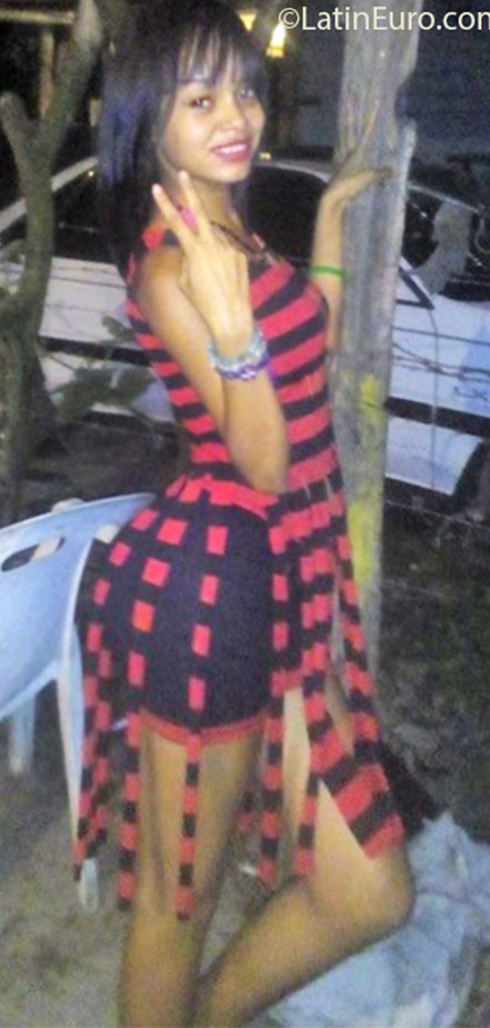 Date this charming Dominican Republic girl Pequenita from Bonao DO25213