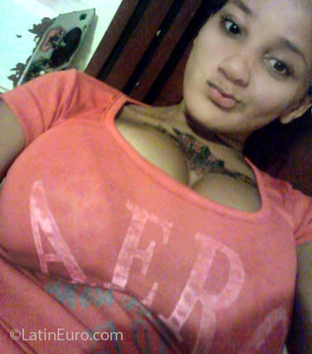 Date this delightful Dominican Republic girl Maria from La Vega DO25218