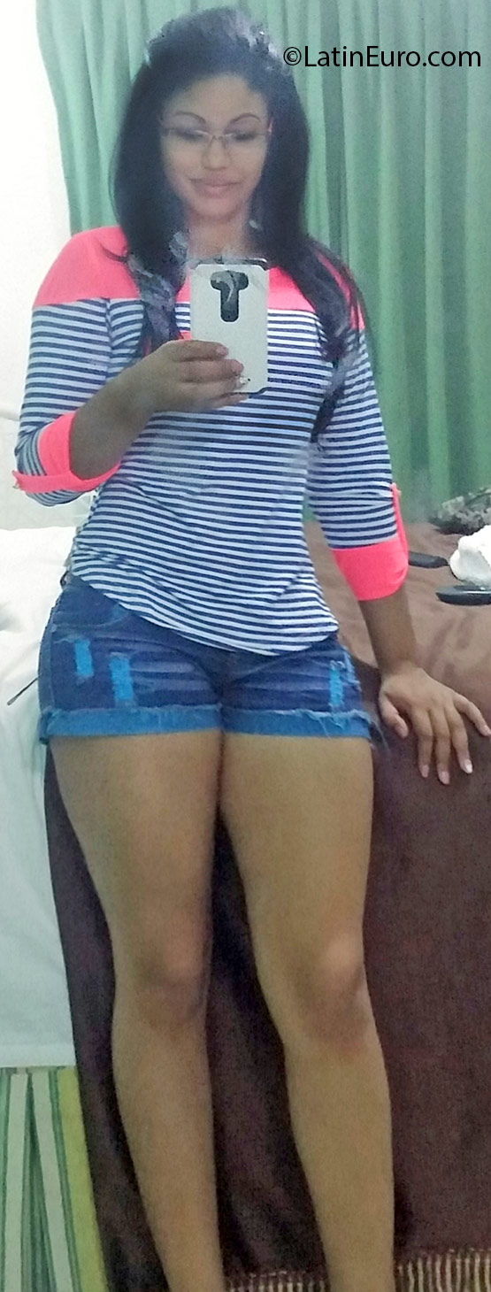 Date this athletic Dominican Republic girl Leidy from La Romana DO25225
