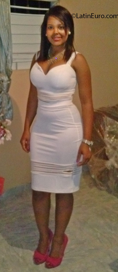 Date this funny Dominican Republic girl Violeta from Santo Domingo DO25229