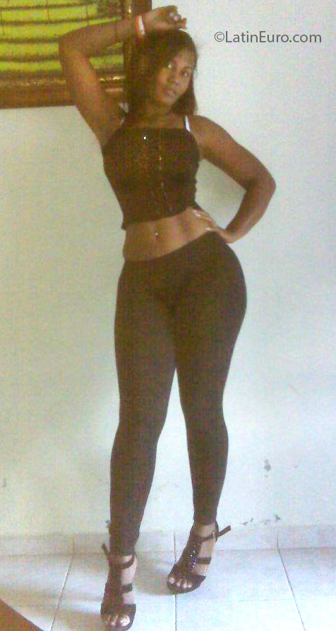 Date this happy Dominican Republic girl Eugenia from Santiago DO25276